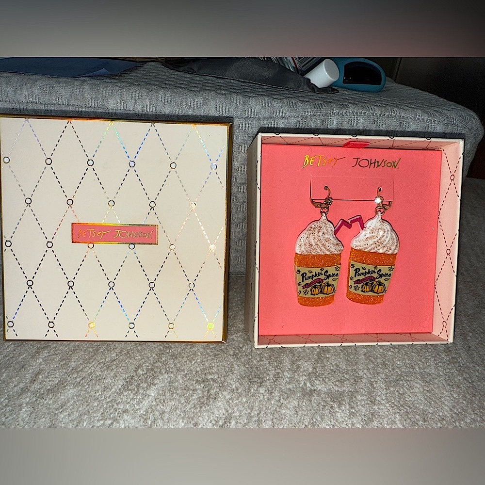 NWT Betsey Johnson Fall Pumpkin Spice Earrings with Box